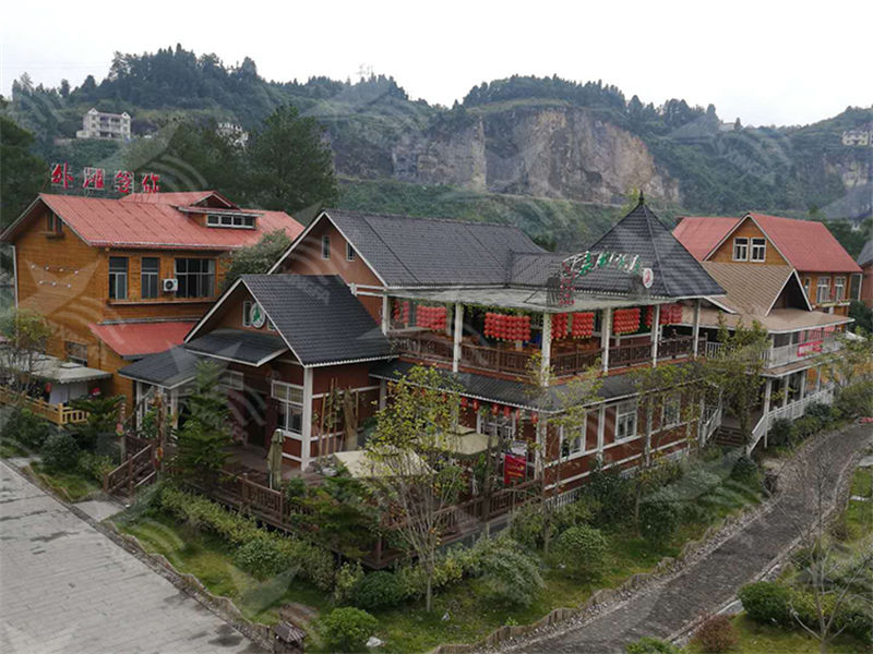 選擇合成樹脂瓦，為南方屋頂雨季防水護航